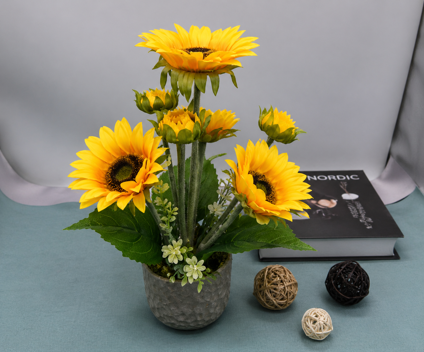 Artificial flower