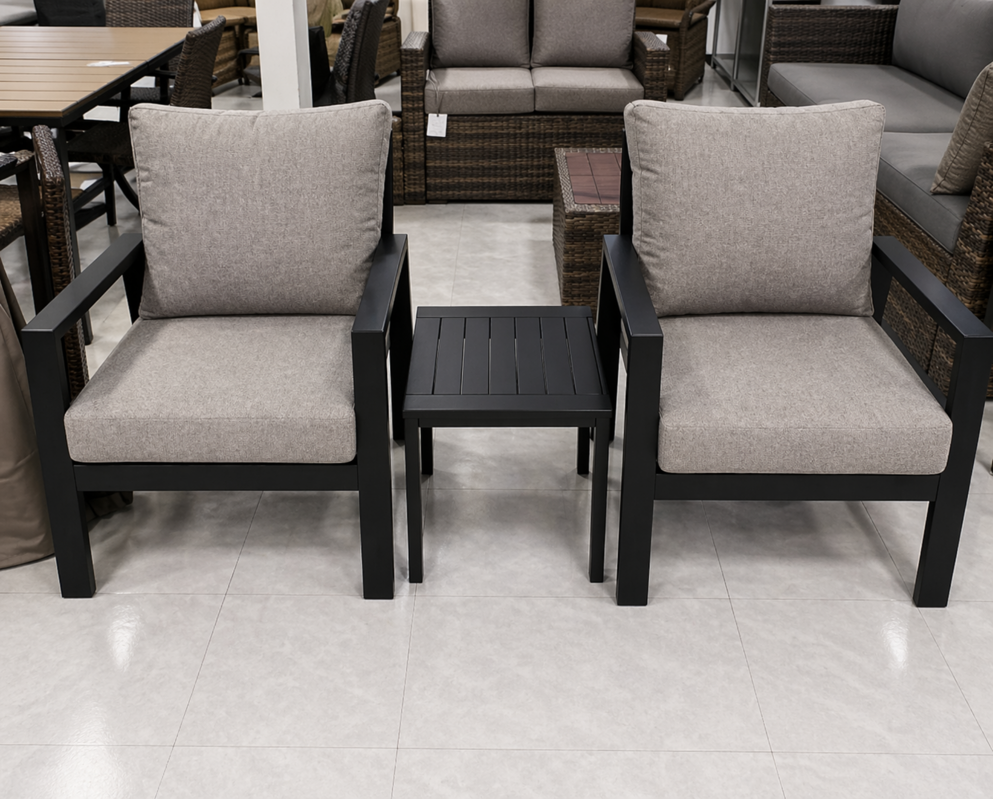 Modern Outdoor Lounge Chair Set with Sid
